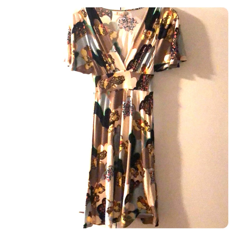 Low cut dress with cinched waist by hype